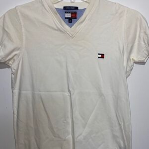 Tommy Hilfiger Women's White V-neck Embroidered Logo Short Sleeve Tee Medium
